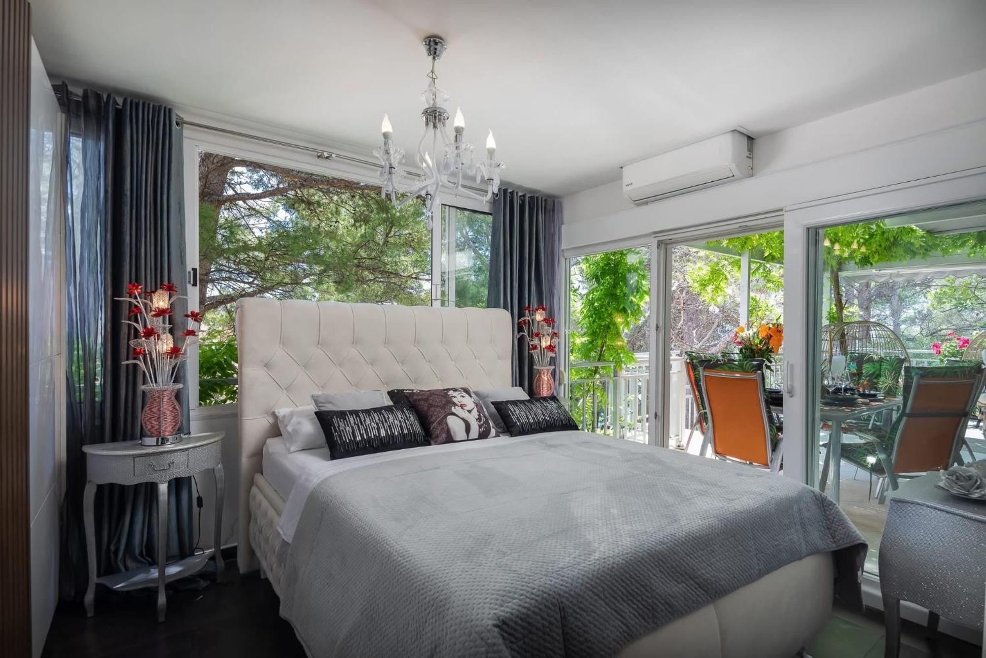 Apartament Beachfront Romilda