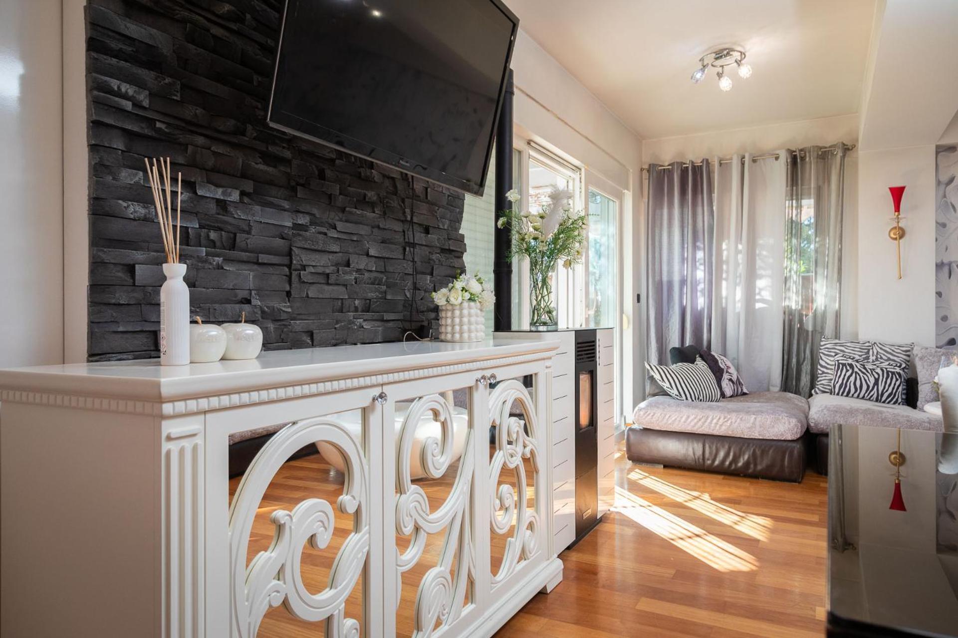 Apartament Beachfront Romilda *